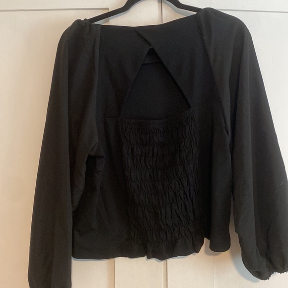 Banana Republic Black Cropped Puff Sleeve Crop Top - Picture 3 of 3